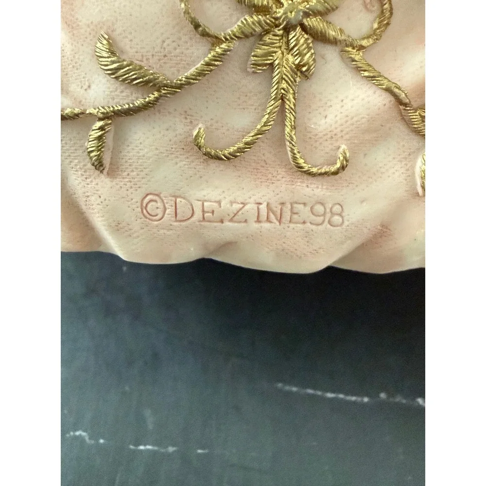 Dezine vtg hand